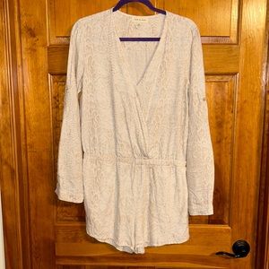 Anthropologie Cloth & Stone Long Sleeve Romper Size Med EUC MADE IN USA